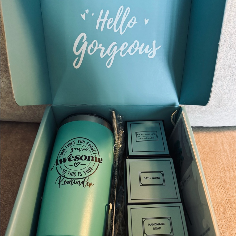 Gift box by Hello Gorgeous!